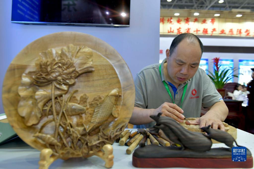 天下足球下载